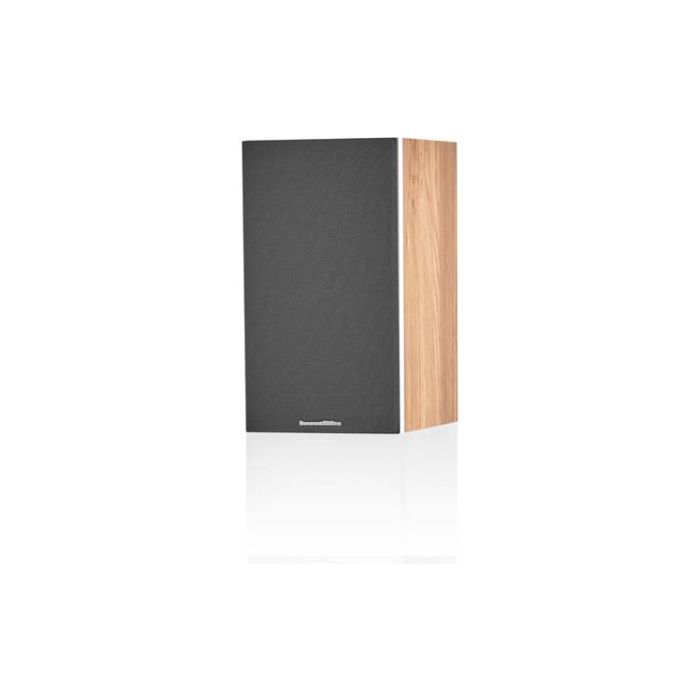 B & W 607 S3 Small Bookshelf Speaker Oak