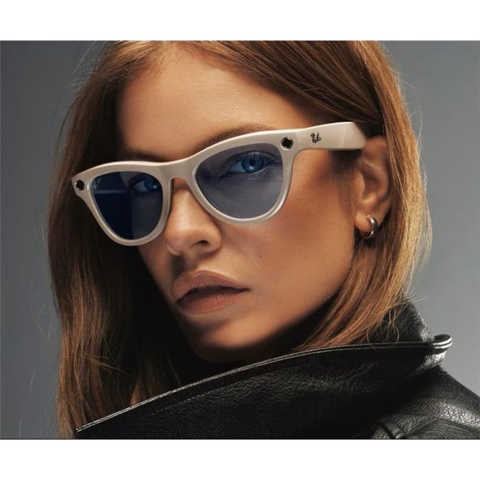 Ray-Ban Skyler (RW4010) Shiny Chalky Gray / Transitions Sapphire (C6700MF52)
