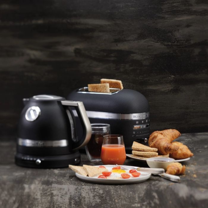 KitchenAid 5KEK1522EBK Electric Kettle Artisan, Cast Iron Black, 1.5l