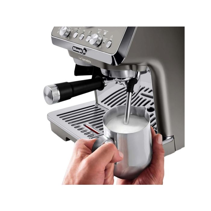 DeLonghi EC9255.T Semi automatic coffee machine - outlet