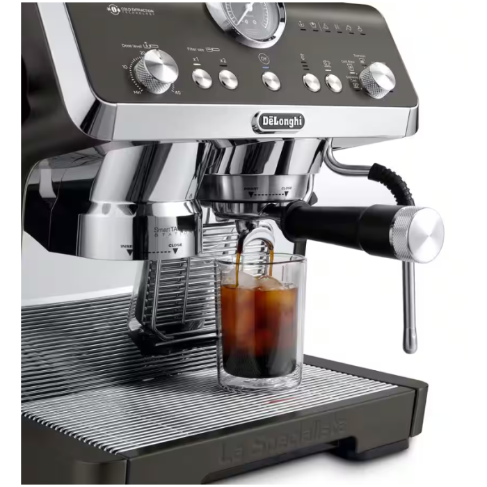DeLonghi EC9555.BK La Specialista Opera Black