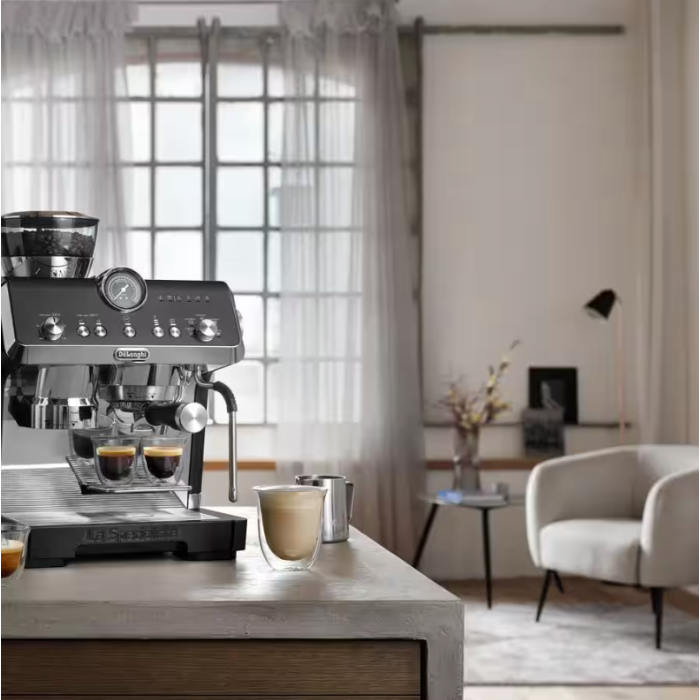 DeLonghi EC9555.BK La Specialista Opera Black
