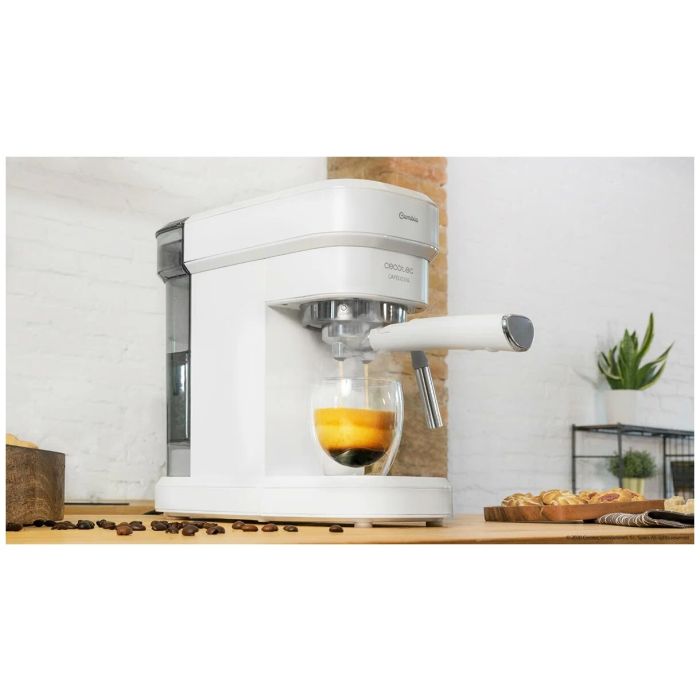 Cecotec 01650 Espresso coffee machine White