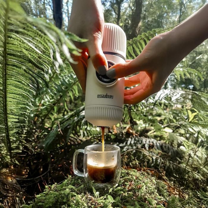 Wacaco Nanopresso Chill White portable coffee machine+Case