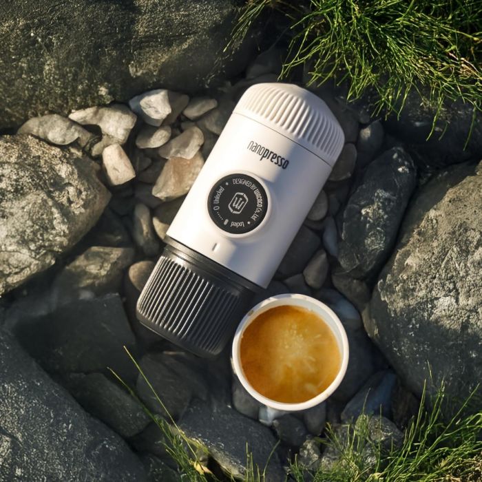 Wacaco Nanopresso Chill White portable coffee machine+Case