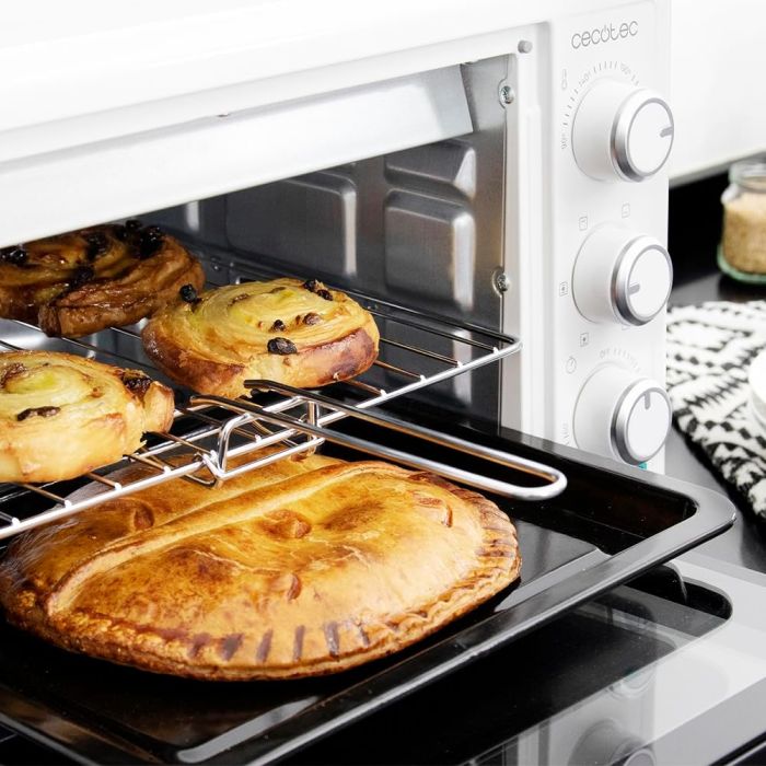 Cecotec 03813 Mini oven Bake&Toast 2600 White, 26l