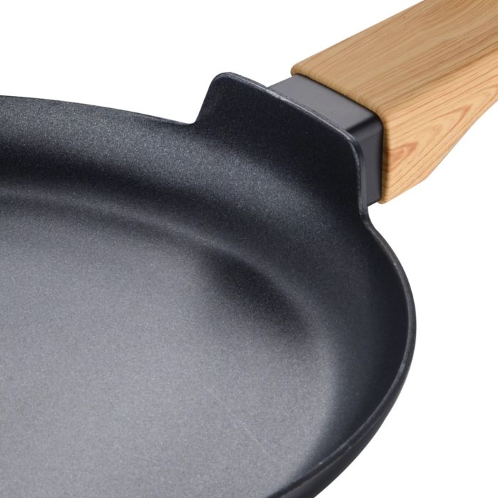 Bergner BG-34626-BK Pancake pan 24x2cm