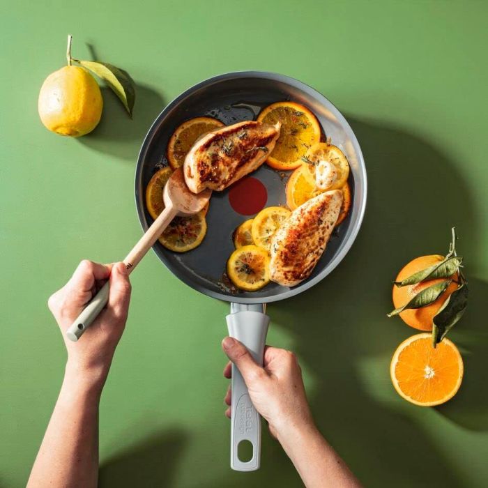 Tefal C4273232 saucepan with lid/gray Renew On 24cm