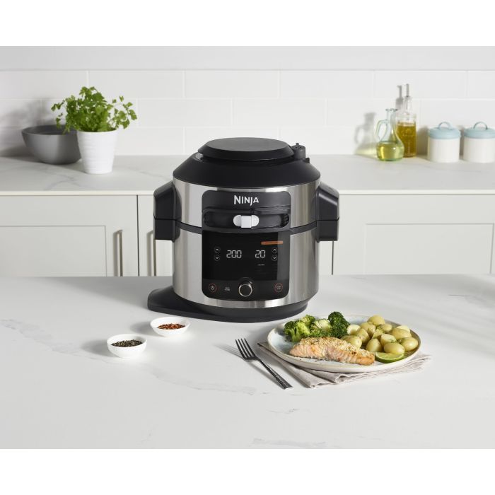 Ninja OL550EU multicooker with smartlid