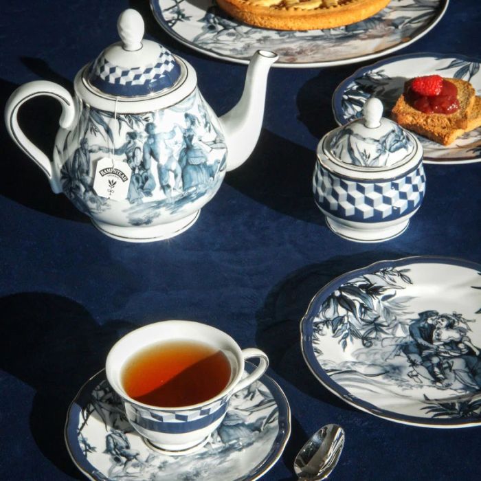 Baci Milano TEAP.VER01 TEAPOT