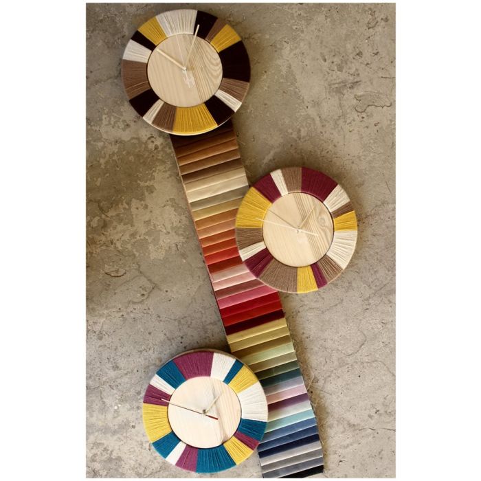 Nuri 01017 Wall Clock with threads