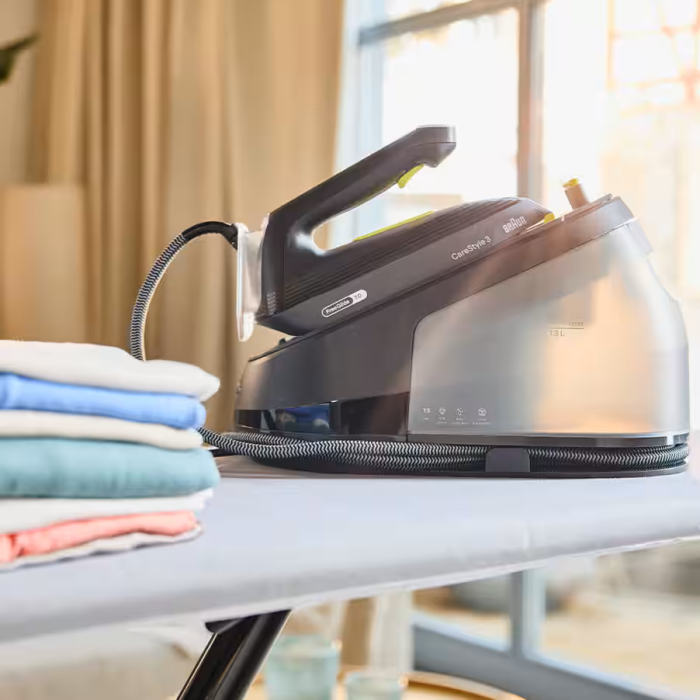 Braun IS3257BK CareStyle 3 Steam generator iron