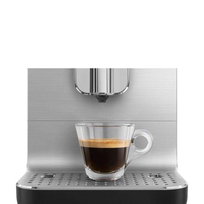 SMEG  BCC13BLMEU Automatic Coffee Machine