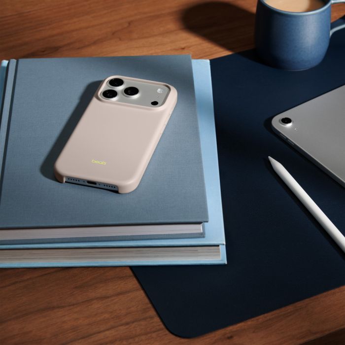 Beats iPhone 17 Pro Case with MagSafe and Camera Control - Lime Stone/MGKE4LL/A