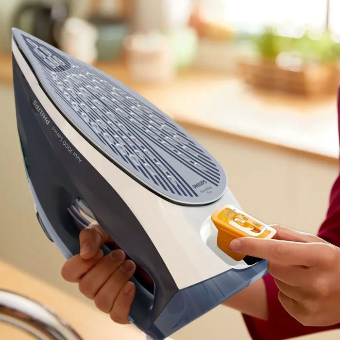 Philips DST7030/26 Steam Iron